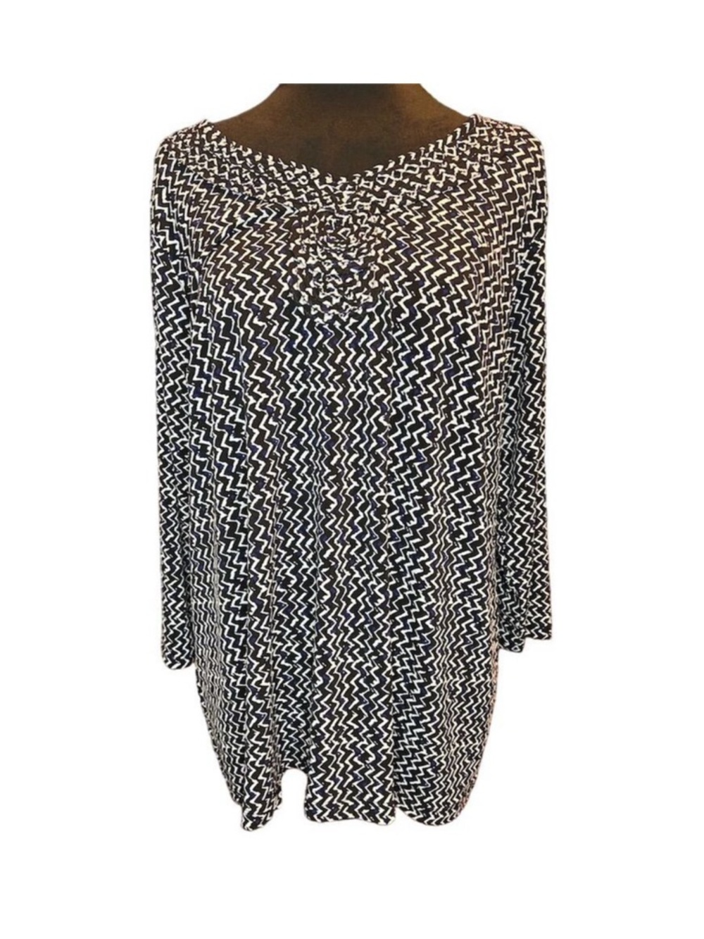 41 Hawthorn Black, White and Blue Zigzag long sleeve lightweight blouse